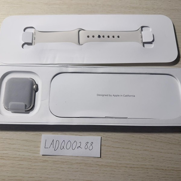 Apple Watch SE 3rd Gen 40mm - Starlight, A3324 - GPS