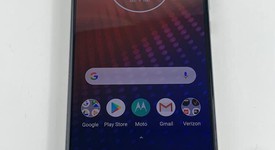 Good
													Moto Z4 - Verizon, White, 128 GB, 4 GB, photo 1 of 7