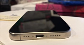 Good
													Apple iPhone 16 Pro - Verizon, Natural, 128 GB, A3083, photo 4 of 9