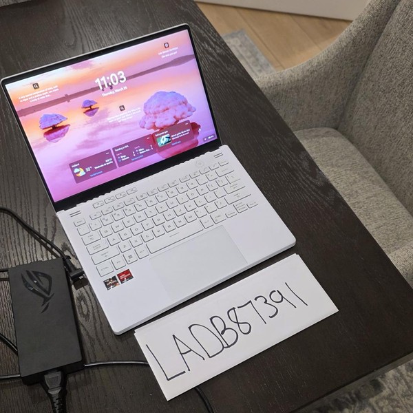 Asus ROG Zephyrus G14 (2022) GA402 - 1 TB, White, 16 GB, AMD Ryzen 9, WQXGA