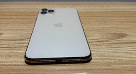 Fair
													Apple iPhone 11 Pro Max - Unlocked, Gold, 64 GB, A2161, photo 5 of 14