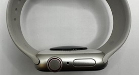 Mint
													Apple Watch SE 2nd Gen 40mm - Unlocked, Silver, A2726 - Cellular, Aluminum, photo 4 of 5