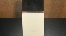 Good
													Samsung Galaxy Z Flip5 - Verizon, Cream, 256 GB, 8 GB, SM-F731U, photo 2 of 3