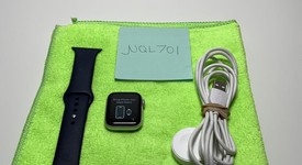 Fair
													Apple Watch Series 4 40mm - Silver, A1977 - GPS, Aluminum, photo 4 of 4