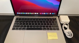 Good
													MacBook Air 2019 - 13" - I5, Silver, 256 GB, 16 GB, photo 2 of 9