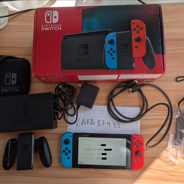 Nintendo Switch - 32 GB, Red & Blue