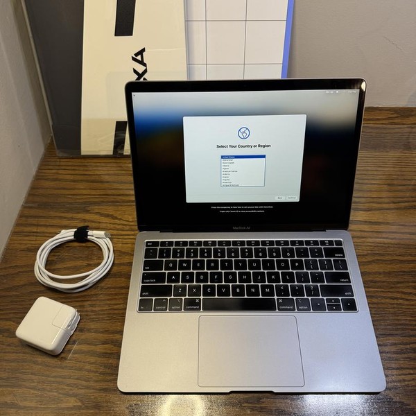 MacBook Air 2018 - 13 inch - 512 GB, Gray, 16 GB, Intel Core i5