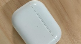Used
													Apple AirPods Pro 2 - Lightning, photo 3 of 7
