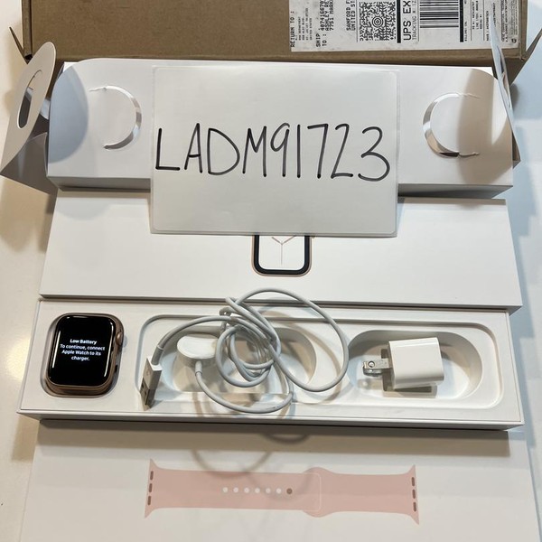 Apple Watch Series 4 44mm - Unlocked, Gold, A1976 - Cellular, Aluminum
