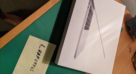 Good
													MacBook Pro 2018 (With Touch Bar) - 15" - I7, Silver, 512 GB, 16 GB, photo 1 of 15
