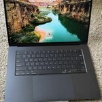 Good MacBook Air 2025 (M4) - 15 inch - 256 GB, Midnight, 16 GB, Apple M4