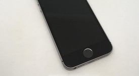 Good
													Apple iPhone SE 1st Gen 2016 - Sprint, Grey, 16 GB, A1723, photo 4 of 12