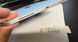 Mint
													Apple iPad 10th Gen - Unlocked, Silver, 64 GB, A2757, photo 3 of 6