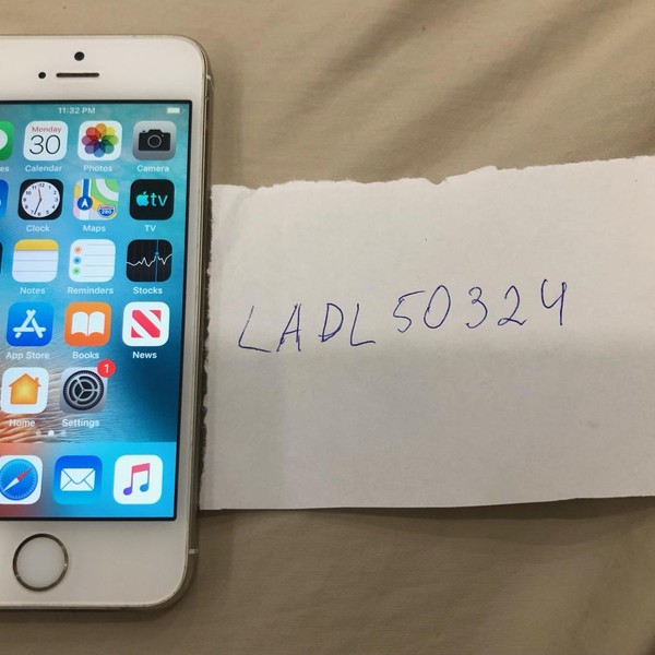 Apple iPhone 5S - Unlocked, 16 GB, Gold, A1533, GSM