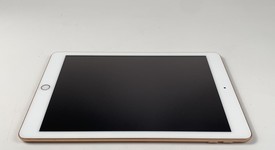 Good
													Apple iPad 6th Gen - Unlocked, Gold, 32 GB, A1954, photo 5 of 6