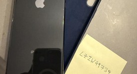 Mint
													Apple iPhone Xs Max - Unlocked, Silver, 64 GB, A1921, photo 3 of 15