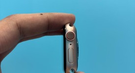 Good
													Apple Watch Series 5 40mm - Unlocked, Gold, A2094 Cellular, Aluminum, photo 4 of 7