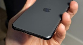 Mint
													Apple iPhone 8 - AT&T, Gray, 64 GB, A1905, GSM, photo 3 of 5