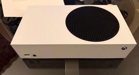 Mint
													Xbox Series S (2020) - Robot White, 1 TB, photo 2 of 8