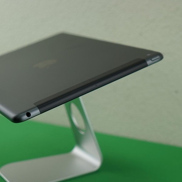 Apple iPad 9th Gen - Verizon, 64 GB, Gray, A2603