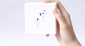 New
													Apple AirPods 4th Gen - Active Noise Cancellation, photo 5 of 8