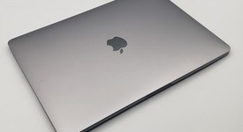 Mint
													MacBook Pro 2017 (With Touch Bar) - 13" - I7, Gray, 256 GB, 8 GB, photo 3 of 6