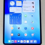 Good Apple iPad Pro 13 inch (M4) 2024 - Unlocked, 256 GB, Silver, 8 GB, A2926, Standard Glass
