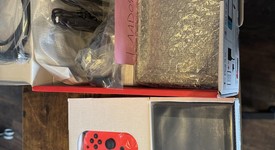 New
													Nintendo Switch - Red & Blue, 32 GB, photo 4 of 4