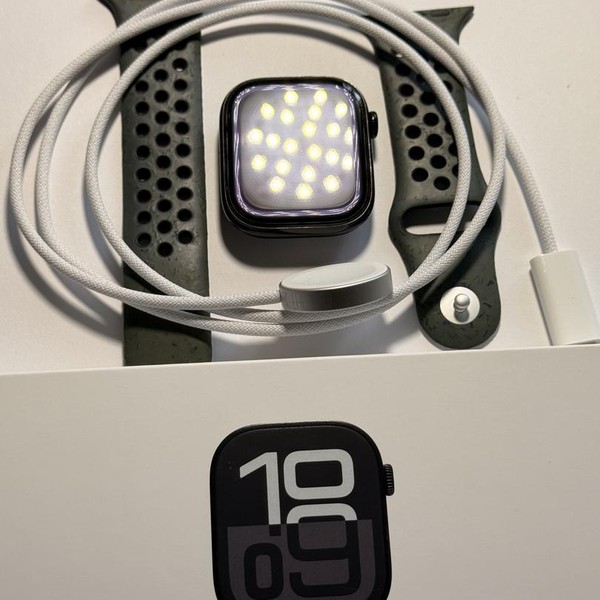 Apple Watch Series 10 46mm - Black, A2999 - GPS, Aluminum