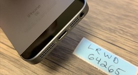 Good
													Apple iPhone SE 1st Gen 2016 - AT&T, Grey, 32 GB, A1662, photo 3 of 4