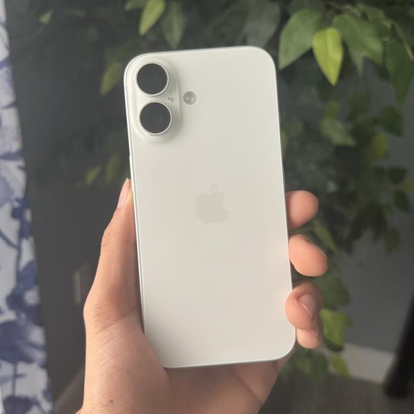 Apple iPhone 16 - Unlocked, 128 GB, White, A3081