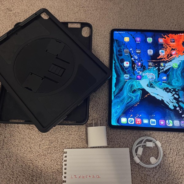 Apple iPad Pro 12.9 inch 3rd Gen 2018 - Wi-Fi, 256 GB, Gray, A1876