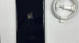 Mint
													Apple iPhone SE 3rd Gen 2022 - Unlocked, Midnight, 64 GB, A2595, photo 1 of 9
