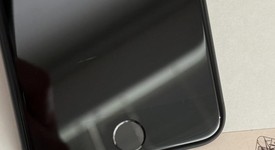 Good
													Apple iPhone SE 3rd Gen 2022 - Unlocked, Midnight, 64 GB, A2595, photo 3 of 10