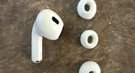 Used
													Apple AirPods Pro 2 - Lightning, photo 3 of 12