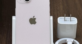 Good
													Apple iPhone 13 - Unlocked, Pink, 128 GB, A2482, photo 3 of 8