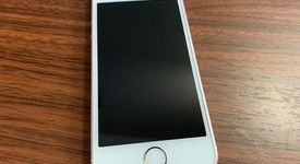 Good
													Apple iPhone SE 1st Gen 2016 - Unlocked, Rose Gold, 16 GB, A1662, photo 3 of 4