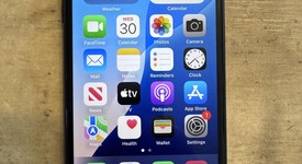 Fair
													Apple iPhone SE 3rd Gen 2022 - T-Mobile, Midnight, 128 GB, A2595, photo 1 of 11