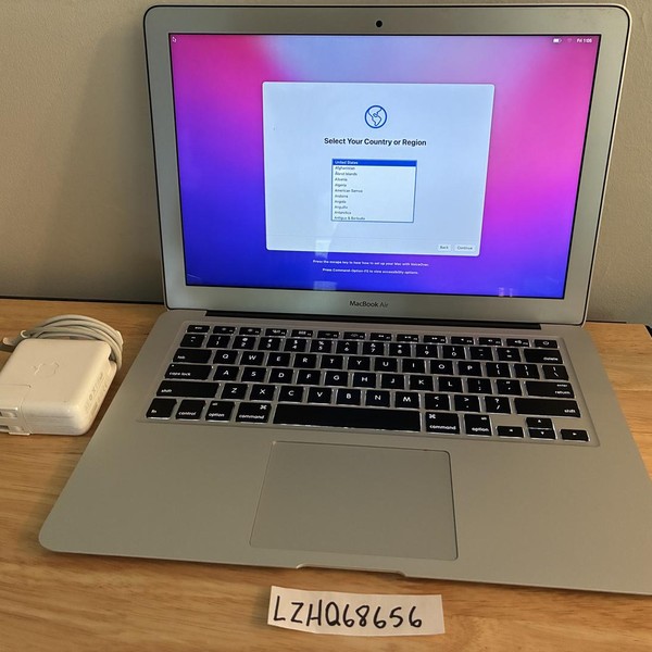 MacBook Air 2017 - 13 inch - 128 GB, Silver, 8 GB, Intel Core i5