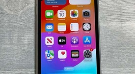 Good
													Apple iPhone Xr - Unlocked, White, 64 GB, A1984, photo 1 of 9