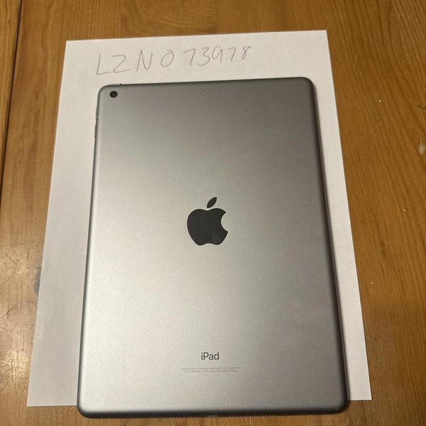 Apple iPad 6th Gen - Wi-Fi, 32 GB, Silver, A1893