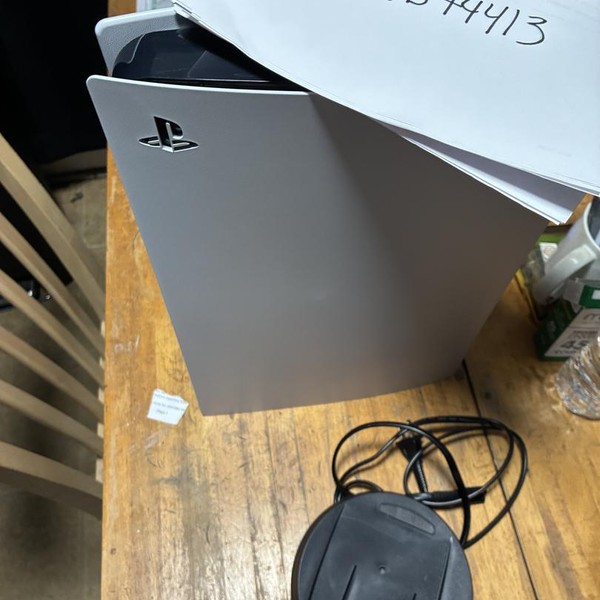 PlayStation 5 Standard Edition (2020) - 825 GB, White, Standard Edition