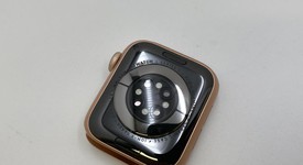 Fair
													Apple Watch Series 6 40mm - Unlocked, Gold, A2293 - Cellular, Aluminum, photo 4 of 7