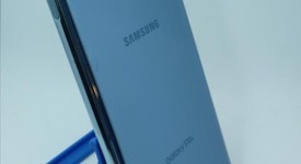Mint
													Samsung Galaxy S10e - Sprint, Blue, 128 GB, 6 GB, SM-G970U, photo 3 of 9