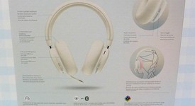 New
													Logitech G735 Wireless Gaming Headset, photo 2 of 4