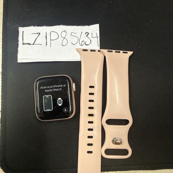 Apple Watch Series 4 40mm - Unlocked, Gold, A1975 - Cellular, Aluminum