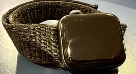 Good
													Apple Watch Series 6 40mm - Unlocked, Gray, A2293 - Cellular, Nike, photo 3 of 7