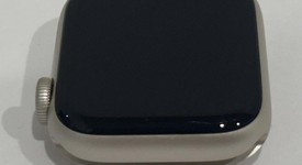 Good
													Apple Watch SE 3rd Gen 40mm - Unlocked, Starlight, A3326 - Cellular, photo 5 of 7