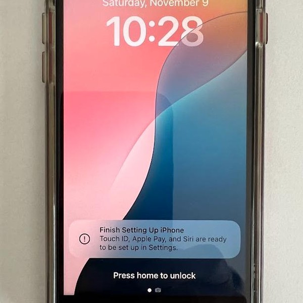 Apple iPhone SE 3rd Gen 2022 - Unlocked, 128 GB, Red, A2595