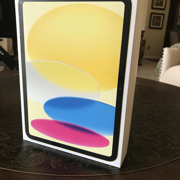 Apple iPad 10th Gen - Wi-Fi, 256 GB, Yellow, A2696